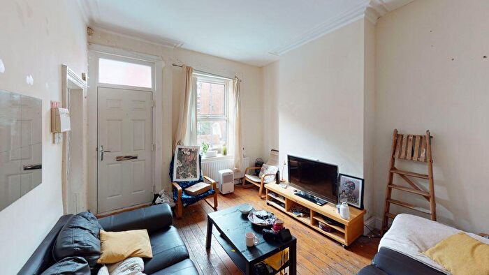 2 Bedroom House To Rent In William Street, Hyde Park, Leeds, LS6