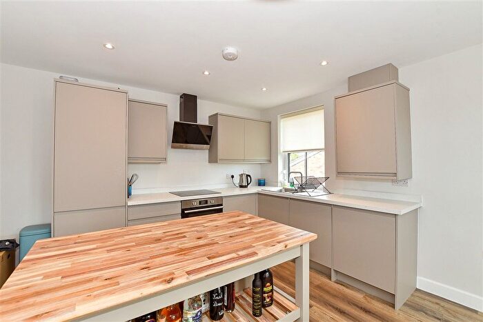 2 Bedroom Flat For Sale In Church Road, Paddock Wood, Paddock Wood, Kent, TN12