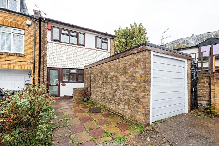3 Bedroom End Terrace House For Sale In Cottenham Road, Walthamstow, E17