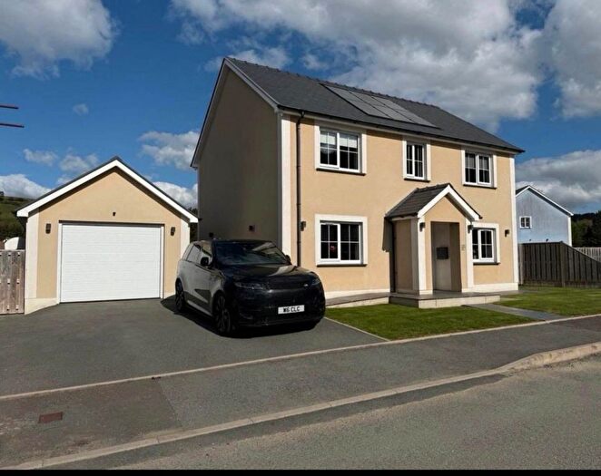 3 Bedroom Detached House For Sale In Clos Carrog, Llanrhystud, SY23