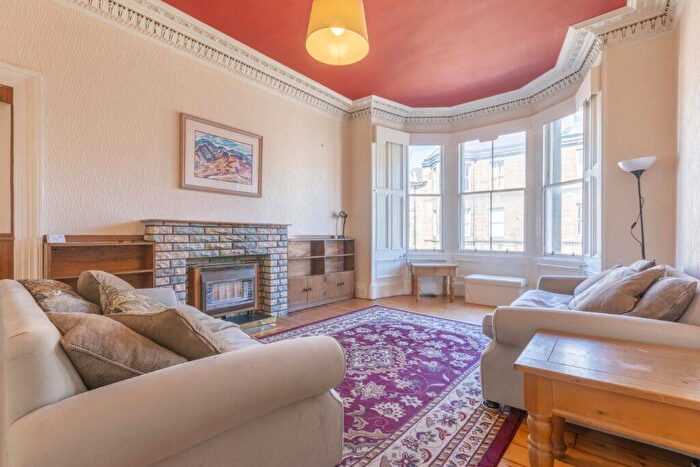 3 Bedroom Flat To Rent In L – South Oxford Street, Edinburgh, EH8