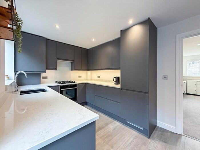 4 Bedroom Town House For Sale In Prospect Road, Longwood, Huddersfield, HD3