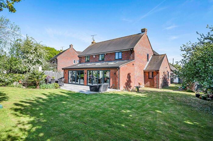 4 Bedroom Detached House For Sale In Old London Road, Milton Common, OX9