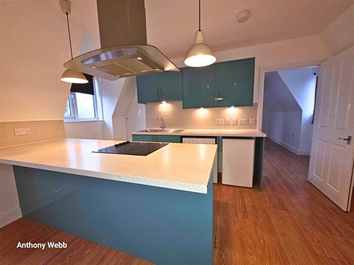 2 Bedroom Flat To Rent In Logan Road, Edmonton, N9