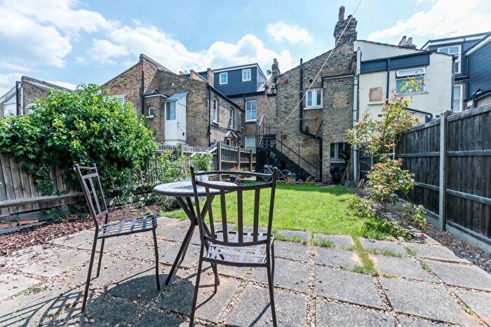 1 Bedroom Flat To Rent In Hansler Road London, SE22