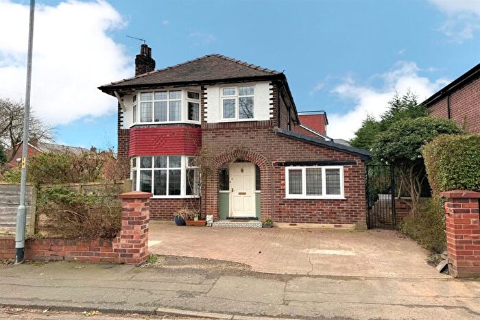 4 Bedroom Detached House For Sale In Kilvert Drive, Sale, M33