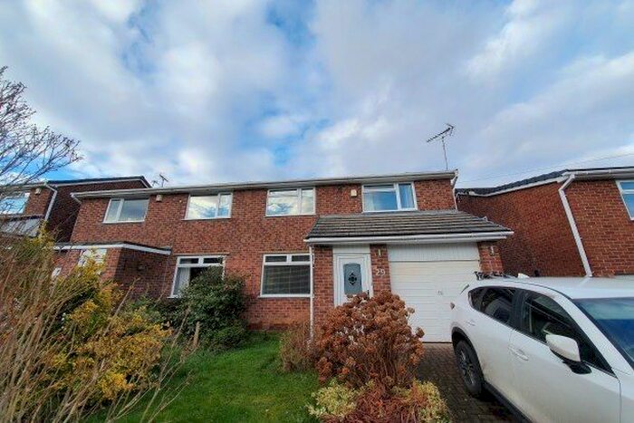 3 Bedroom Property To Rent In Mountbatten Drive, Sheffield, S35