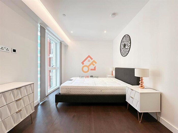 2 Bedroom Flat To Rent In Denver Building, Malthouse Road, London, SW11