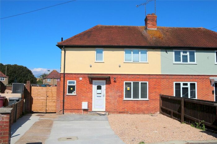 4 Bedroom Semi-Detached House To Rent In Chagford Road, Reading, Berkshire, RG2