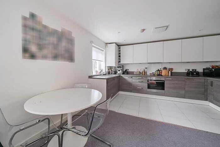 2 Bedroom Flat For Sale In Cardew Court, Bracknell, Berkshire, RG12