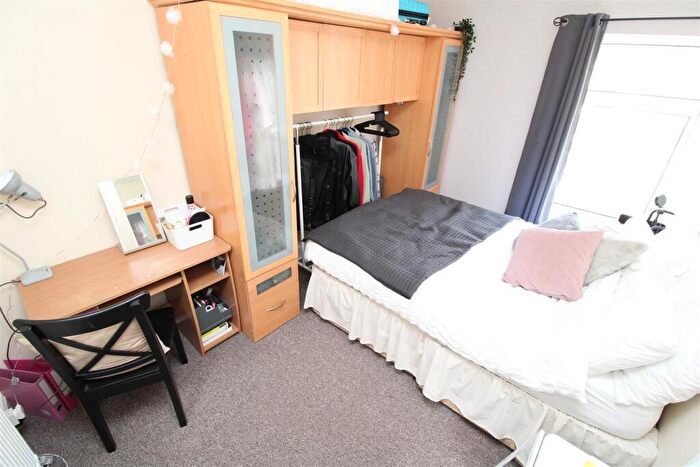 1 Bedroom House To Rent In Queen Street, Pontypridd, CF37