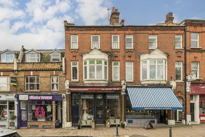 2 Bedroom Flat To Rent In St. Margarets Road, St Margarets, Twickenham, TW1