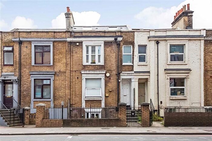 2 Bedroom Flat To Rent In New Cross Road, New Cross, SE14