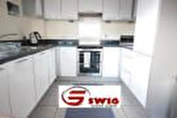 2 Bedroom Flat To Rent In Agate Close, London, NW10