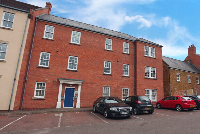 2 Bedroom Apartment To Rent In Warwick Road, Banbury, Oxon, OX16