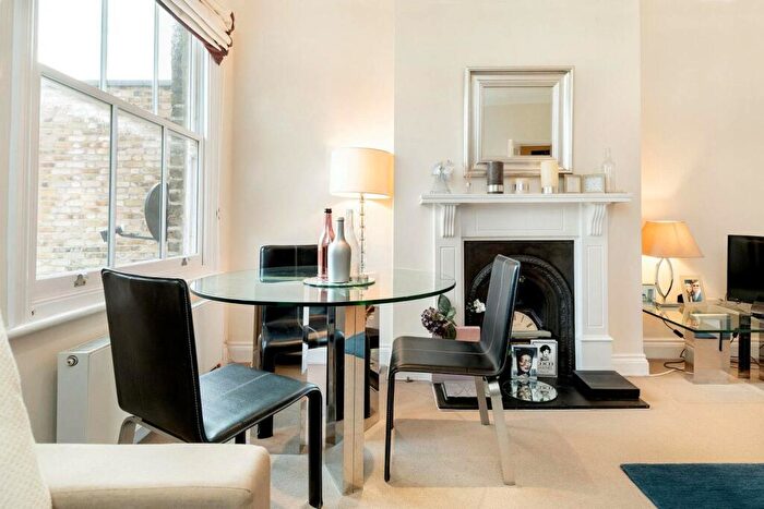 2 Bedroom Flat To Rent In Bennerley Road, Between The Commons, London, SW11