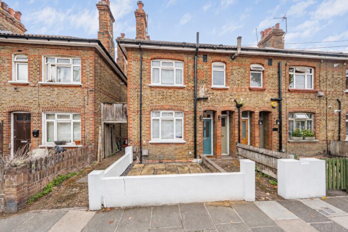 1 Bedroom Flat To Rent In Manor Grove, Richmond, TW9