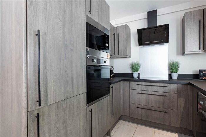 3 Bedroom End Of Terrace House For Sale In Glentarbert Road, Rutherglen, Glasgow, G73