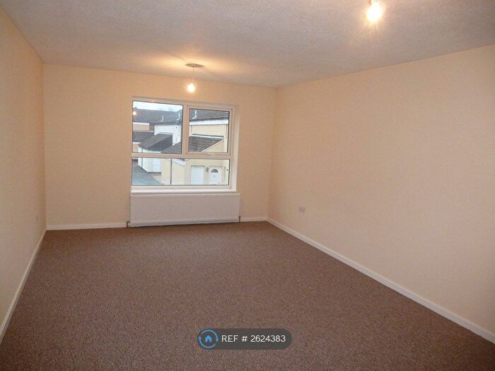 4 Bedroom Semi-Detached House To Rent In Whitwell, Peterborough, PE4