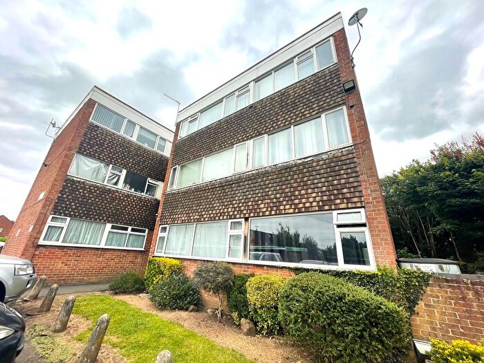 2 Bedroom Flat To Rent In Colina Close, Coventry, CV3