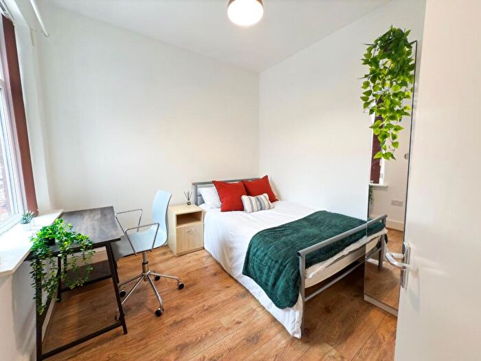 5 Bedroom House To Rent In Deramore Street, Manchester, M14