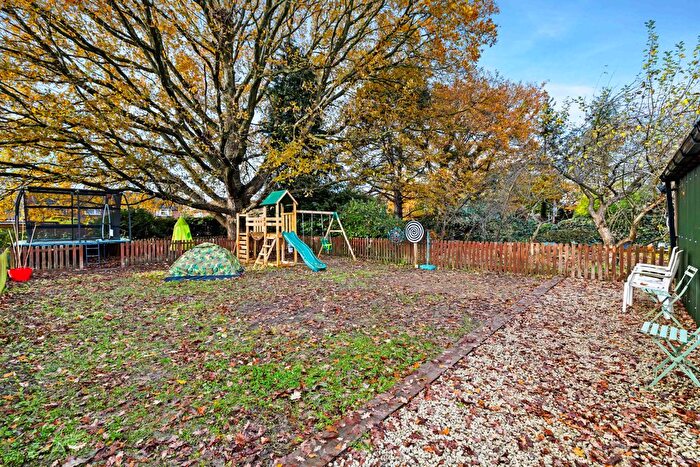 2 Bedroom Maisonette For Sale In Ref: Sb - The Crescent, Horley, RH6