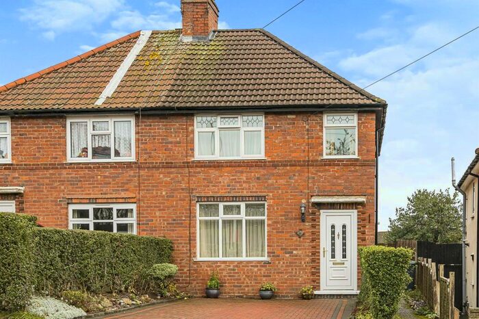 3 Bedroom Semi-Detached House To Rent In Hill Top Road, Oldbury, B68