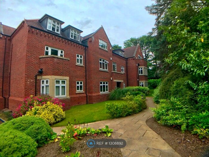 2 Bedroom Flat To Rent In Wood Moor Court, Leeds LS17