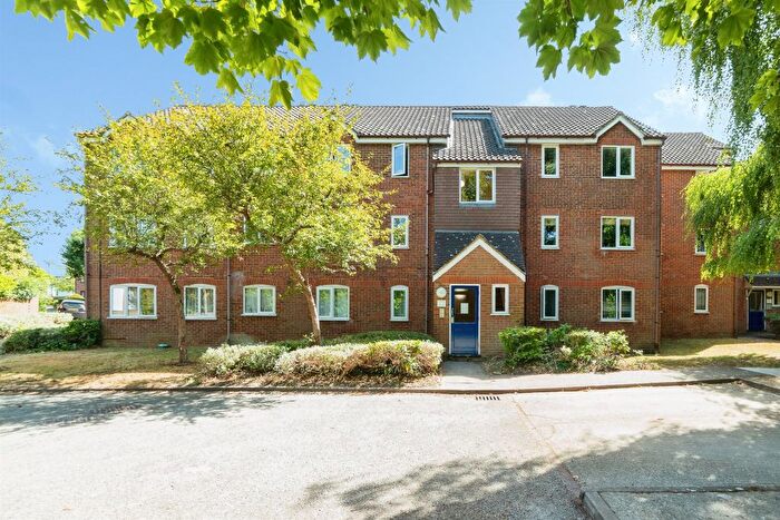 2 Bedroom Flat For Sale In Haysman Close, Letchworth Garden City, SG6