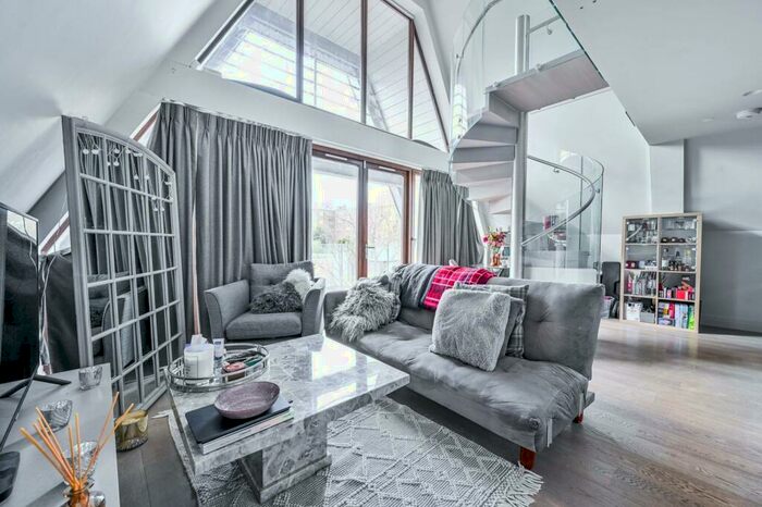 2 Bedroom Flat To Rent In Independents Road, Blackheath, London, SE3