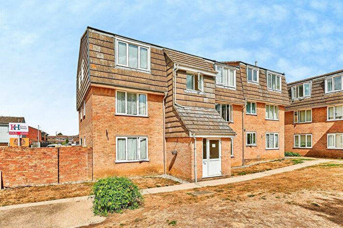 1 Bedroom Flat For Sale In Ozier Court, Saffron Walden, CB11