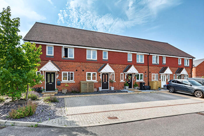 3 Bedroom Terraced House For Sale In Oak Avenue, Wokingham, RG40