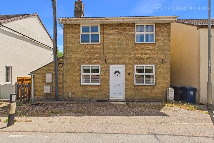 3 Bedroom Detached House For Sale In The Bank, Somersham, Huntingdon, Cambridgeshire, PE28
