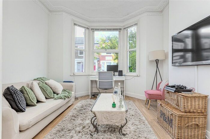 1 Bedroom Flat To Rent In Kelmscott Road, Battersea, SW11