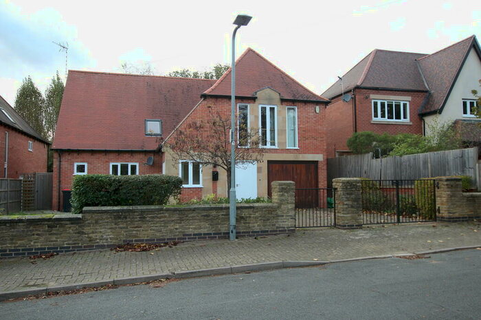4 Bedroom Detached House To Rent In Middleton Crescent, Beeston, NG9