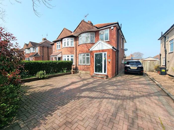 3 Bedroom Semi-Detached House To Rent In New Haw, KT15
