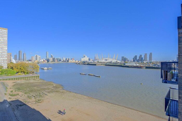 3 Bedroom Flat For Sale In Vermeer Court, , Docklands, London, E14