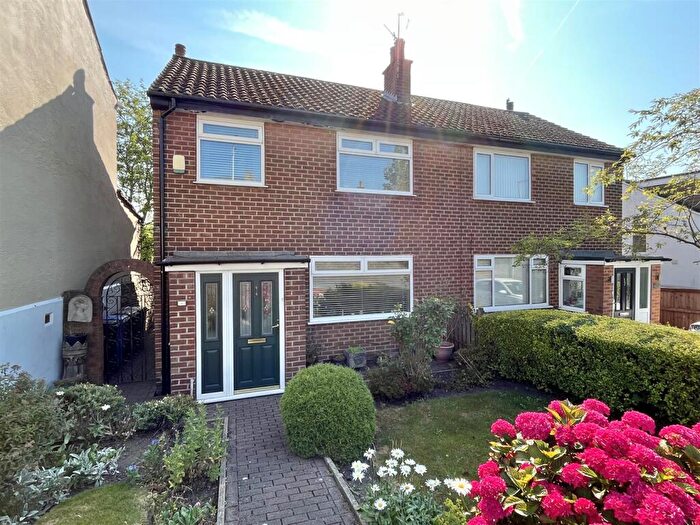 House For Sale In Hatherlow, Romiley, Stockport, SK6