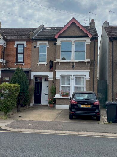 2 Bedroom Flat To Rent In Coventry Road, Ilford, Essex, IG1