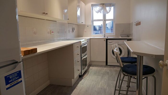 1 Bedroom Flat To Rent In Homefield Close, Hayes, UB4