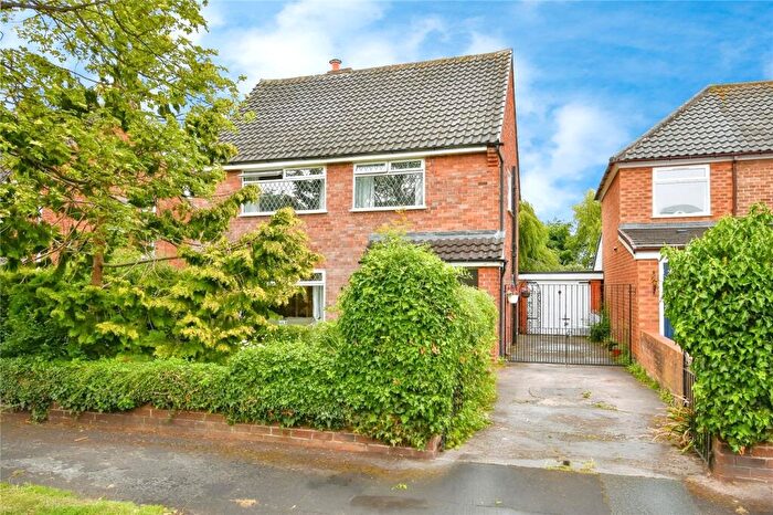 4 Bedroom Detached House For Sale In The Paddock, Great Sutton, Ellesmere Port, CH66