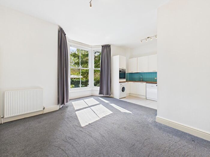 2 Bedroom Apartment To Rent In Flat, Bateman Street, Cambridge, Cambridgeshire, CB2