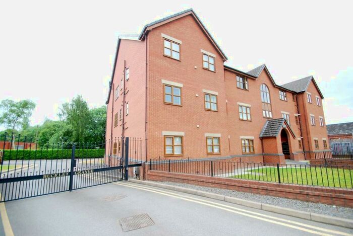 2 Bedroom Apartment To Rent In Buckley Grange, Bury, BL9