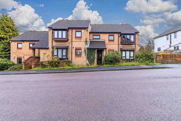 1 Bedroom Flat To Rent In Moorside, Stratford Way, Hemel Hempstead, Hertfordshire, HP3