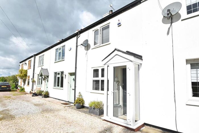 2 Bedroom Cottage To Rent In Roach Street, Bury, BL9