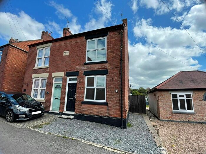 3 Bedroom Semi Detached House To Rent In Thorntree Lane, Swadlincote, DE11