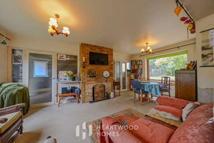 5 Bedroom Detached House For Sale In Sandpit Lane, St. Albans, AL4