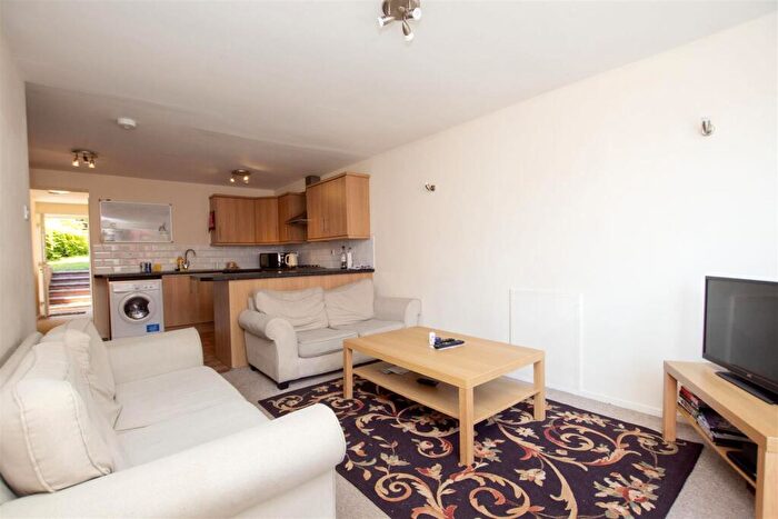 6 Bedroom House To Rent In Heeley Road, Birmingham, West Midlands, B29