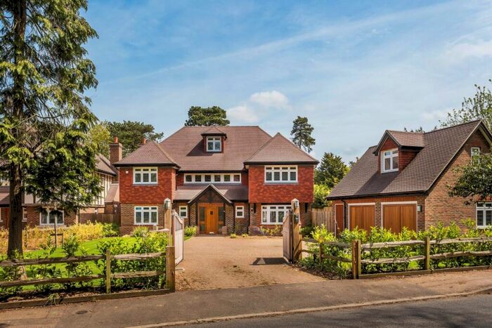 6 Bedroom Detached House To Rent In Westhall Road Warlingham, CR6