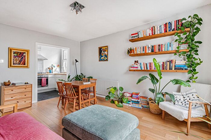 1 Bedroom Flat To Rent In Offord Road, Islington Central, N1